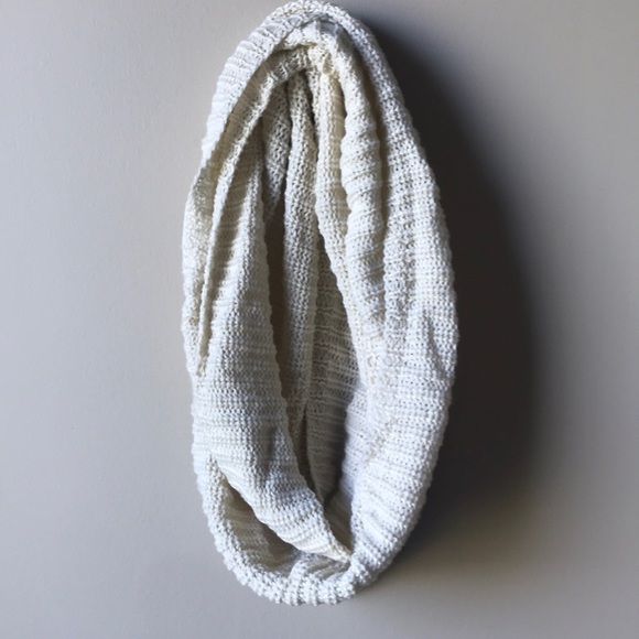 Infinity scarf - Picture 1 of 1